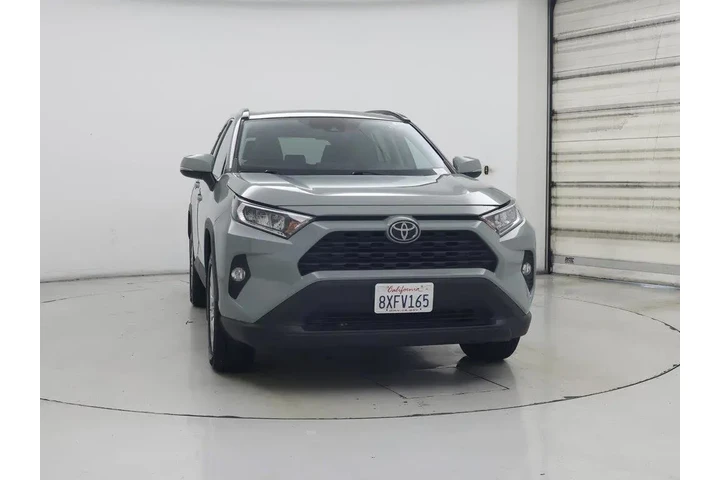 $29998 : Toyota RAV4 2021 AWD XLE Pre image 5