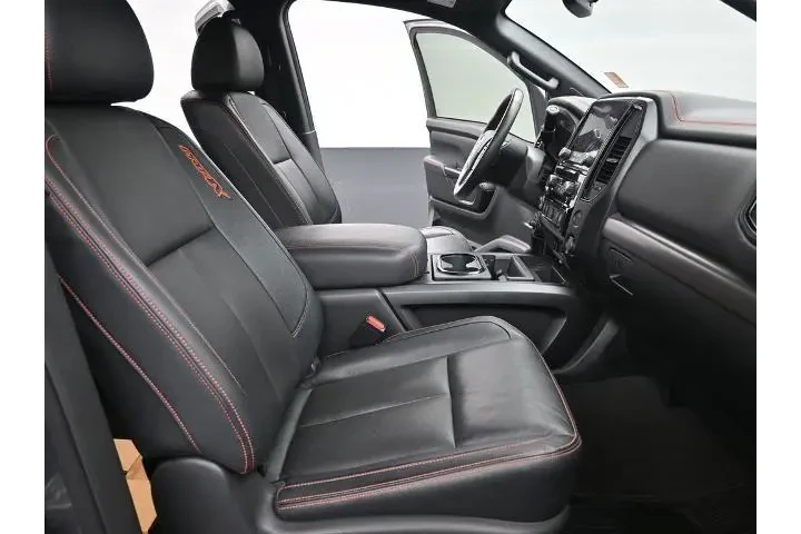 $34519 : Nissan Titan 2021 4x4 SV 4dr image 6