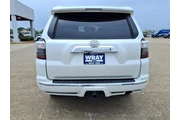 $39988 : Toyota 4Runner 2022 4x2 Limi thumbnail