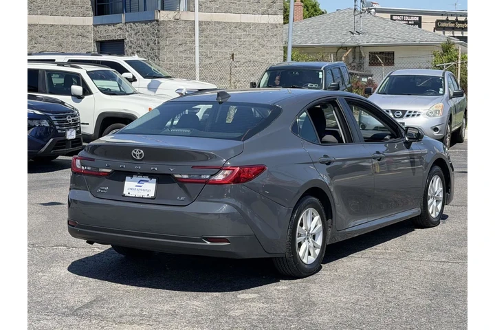 $28998 : Toyota Camry 2025 AWD LE 4dr image 8