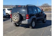 $4925 : Jeep Liberty 2004 Sport 4dr thumbnail
