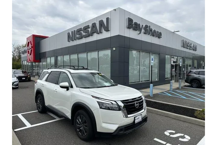 $27773 : Nissan Pathfinder 2024 AWD S image 1