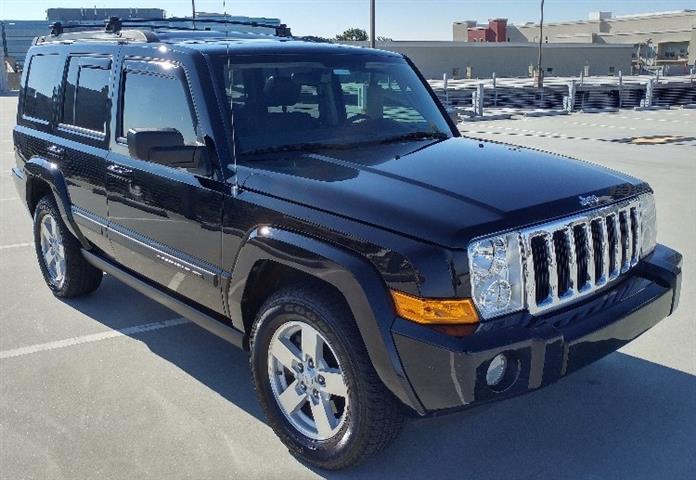 $3500 : 2008 Jeep Commader SPORT image 1
