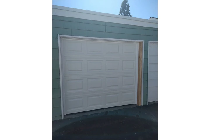 Single rollup garage door image 7
