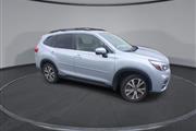 $27000 : PRE-OWNED 2021 SUBARU FORESTE thumbnail