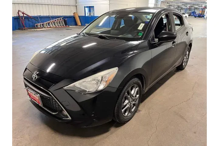 $13936 : Toyota Yaris 2019 image 7