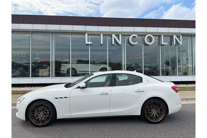 $19898 : Maserati Ghibli 2019 4dr Sed image 2