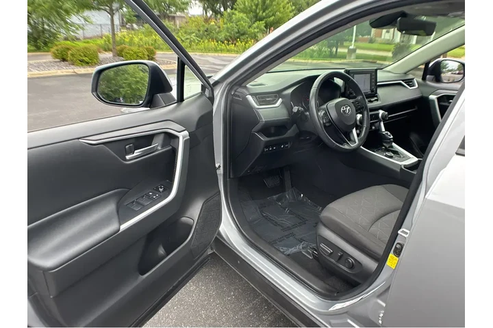 $27995 : Gold Certified2021 RAV4 Hybri image 2