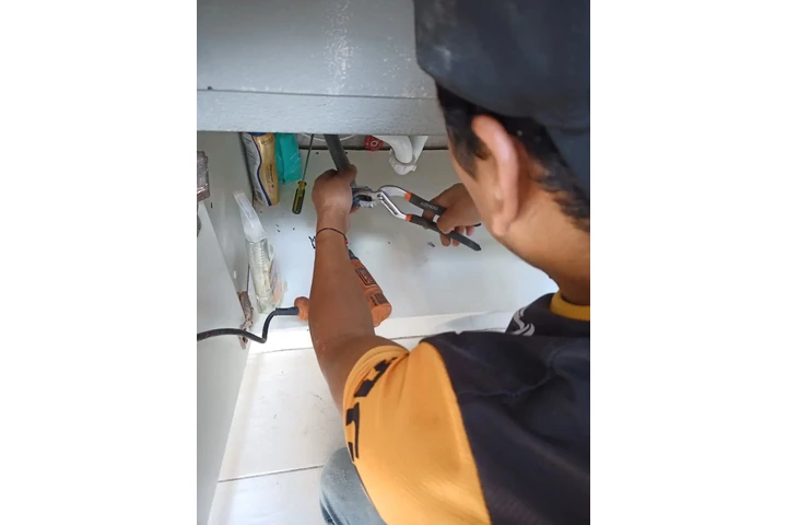 Servicio Plomero Quito- Valles image 4