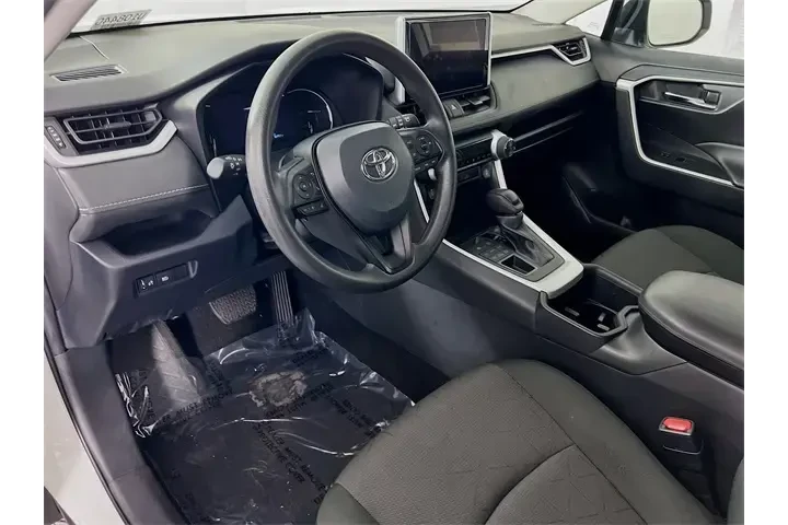 $28400 : Toyota RAV4 2024 AWD XLE 4dr image 9
