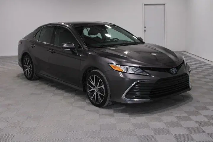 $27411 : Toyota Camry Hybrid 2023 XLE image 1