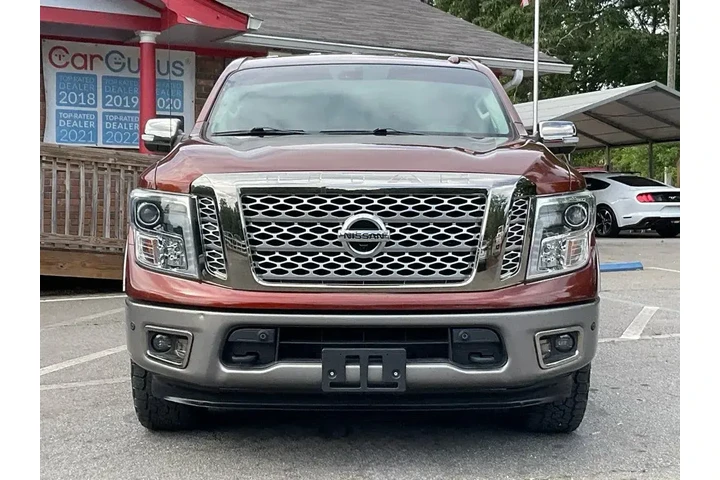 $29485 : Nissan Titan 2018 4x4 S 4dr image 2