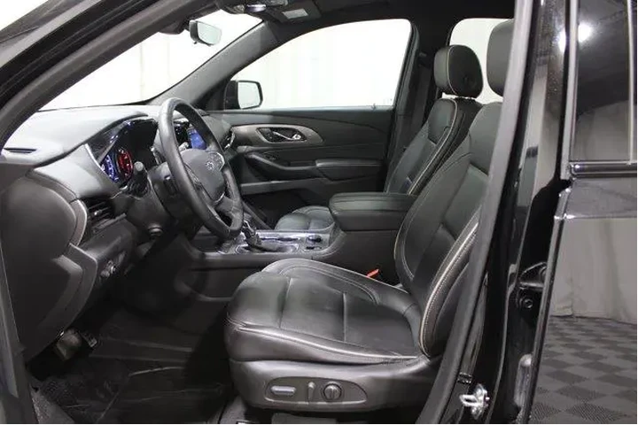 $35982 : Chevrolet Traverse 2023 4x4 image 3