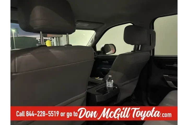 $39985 : Toyota Tundra 2023 4x4 SR5 4 image 10