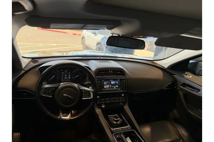 $22249 : Jaguar F-PACE 2018 AWD 25t R image 10