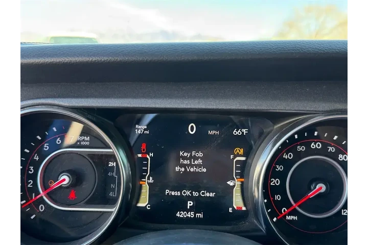 $37500 : Jeep Gladiator 2022 4x4 Moja image 6