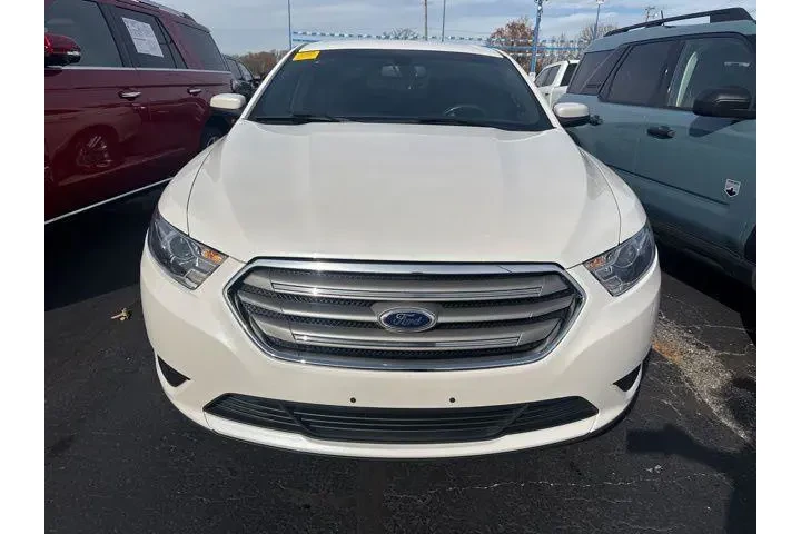 $9989 : Ford Taurus 2016 SEL 4dr Sed image 2