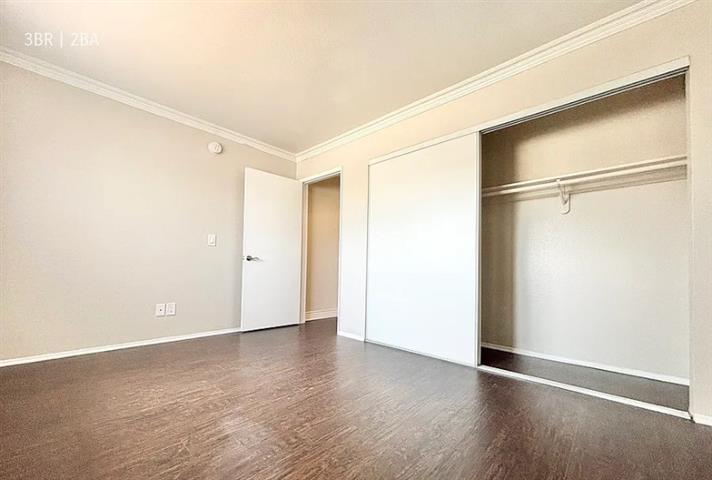 $1995 : 3-Bed 2-Bath Apartment in LA image 5