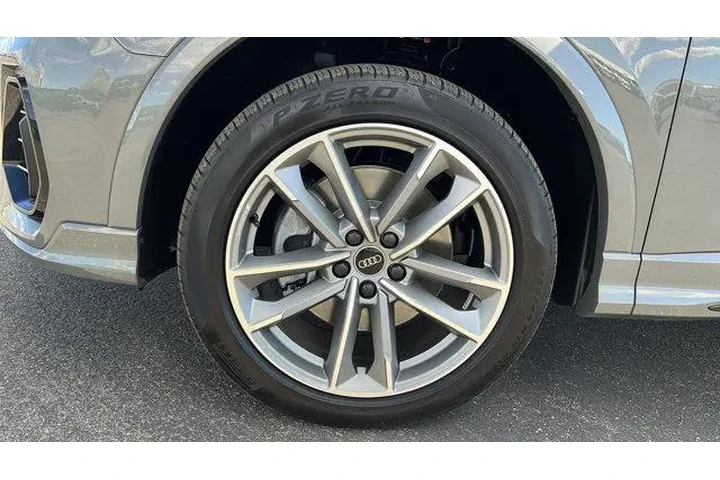 $36984 : Audi Q3 2023 AWD quattro S l image 10