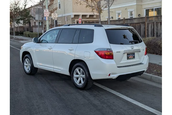 $11988 : 2008 Highlander Base image 8