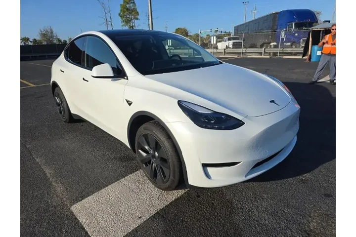 $38490 : Tesla Model Y 2025 Long Rang image 3