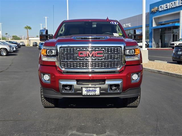 $55988 : Pre-Owned 2019 Sierra 2500HD image 8