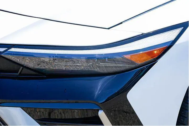 $24488 : Hyundai ELANTRA 2025 N Line image 8