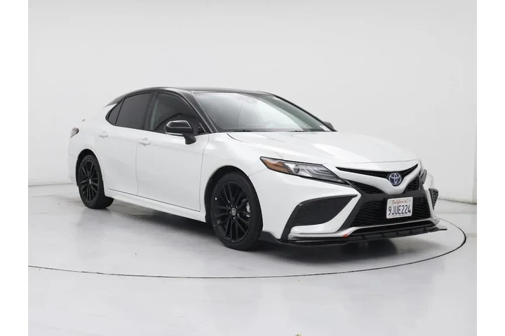 $34998 : Toyota Camry Hybrid 2024 XSE image 1