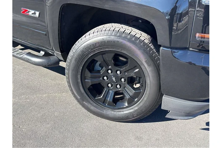 $21996 : 2019 Silverado 1500 LD LT image 9