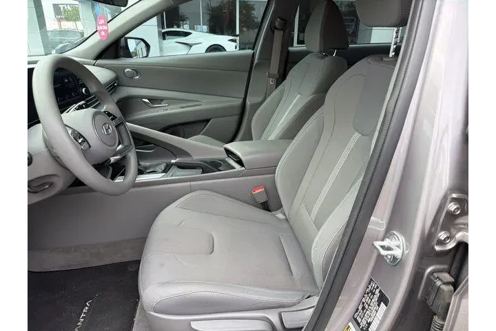 $19899 : Hyundai ELANTRA 2024 SE 4dr image 6