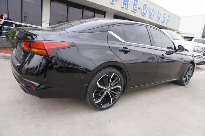 $23488 : Nissan Altima 2023 2.5 SR 4d image 6