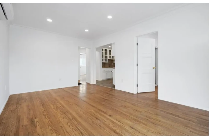 $2000 : Proactive Detached image 2