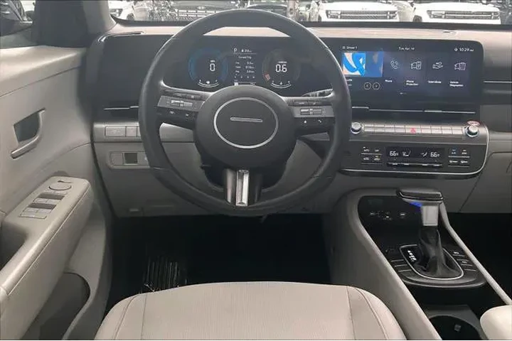 $21367 : Hyundai KONA 2025 SEL 4dr Cr image 6
