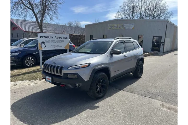 $9990 : 2015 Cherokee Trailhawk image 2