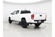 $31998 : Toyota Tacoma 2017 4x4 TRD S thumbnail