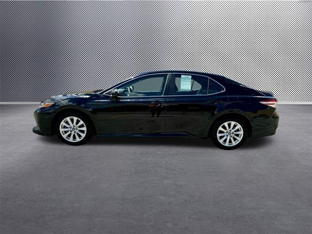 $21157 : 2018 Camry LE image 4