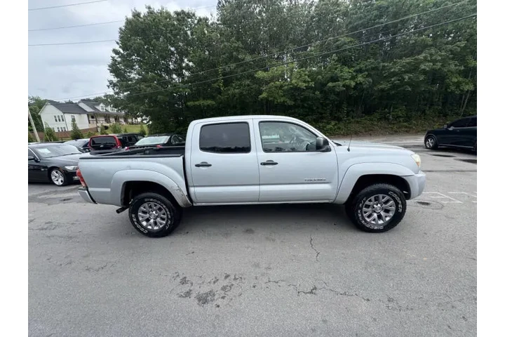 $7999 : 2006 Toyota Tacoma V6 image 4