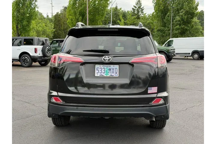 $16800 : Toyota RAV4 2017 AWD LE 4dr image 6