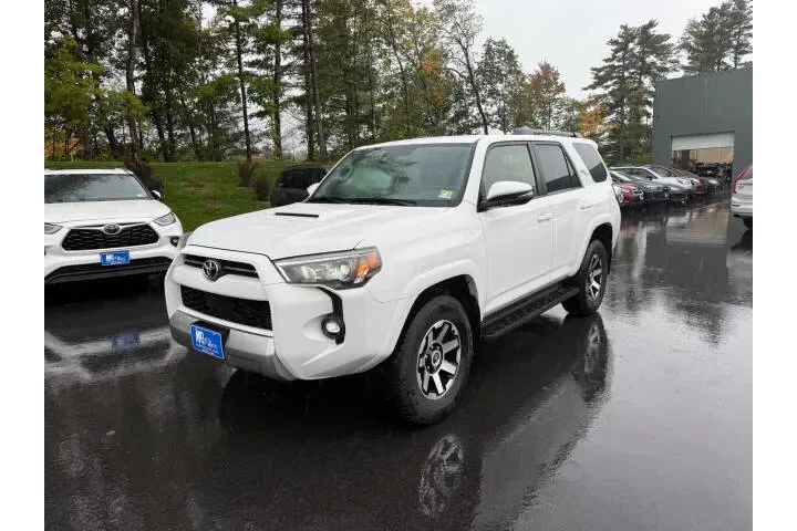 $46999 : 2024 4Runner image 2