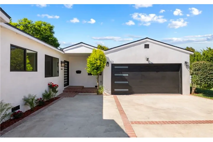 $2500 : 3 Bedroom Home in Leimert Park image 2