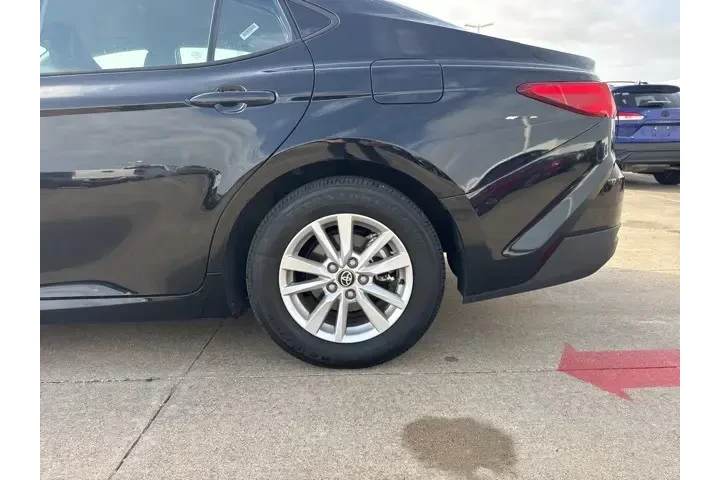 $26597 : Toyota Camry 2025 SE 4dr Sed image 6