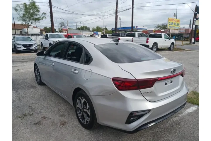 $11500 : 2019 Forte LXS image 5