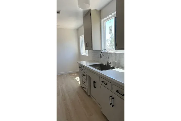 $1575 : Pico Rivera Available!!! image 7