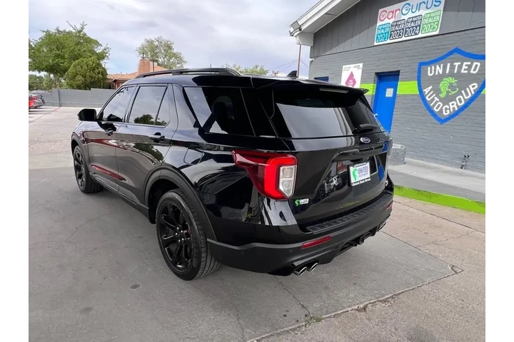 2021 Explorer ST AWD image 7