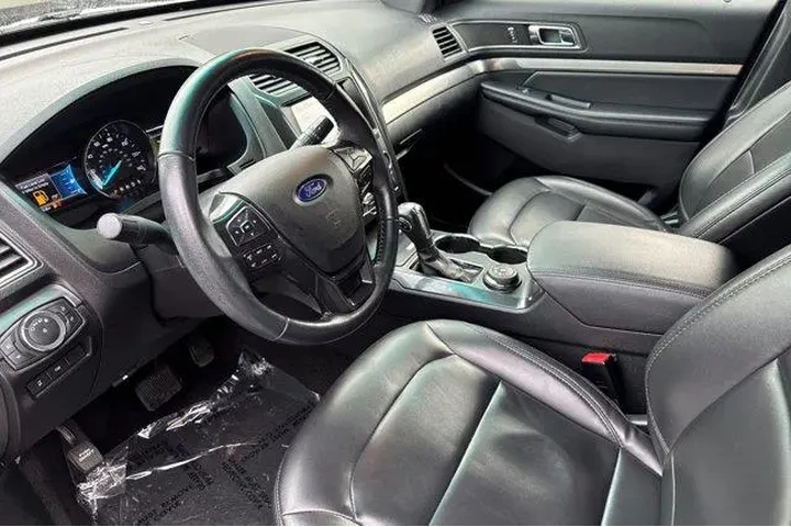 $19997 : Ford Explorer 2019 AWD XLT 4 image 10