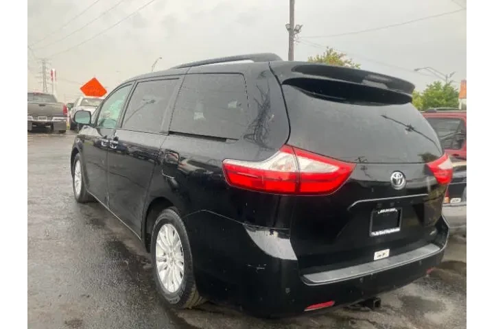 $16900 : 2015 Sienna image 4