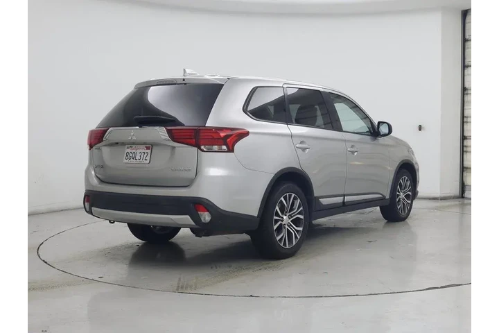 $14998 : Mitsubishi Outlander 2018 ES image 8