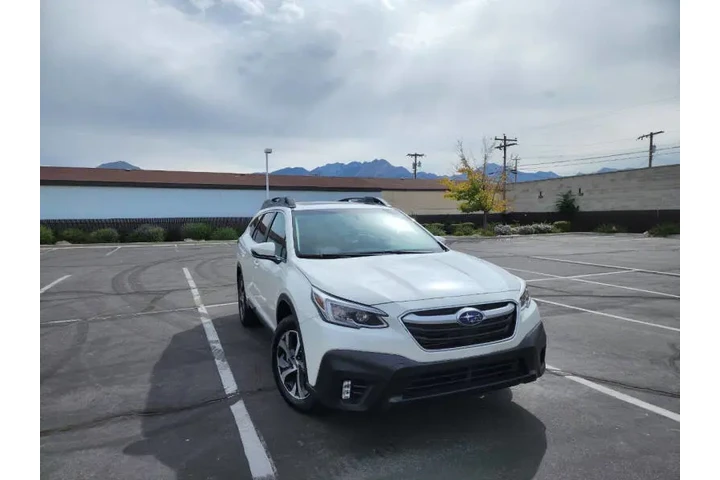 $21900 : 2020 Outback Limited image 3