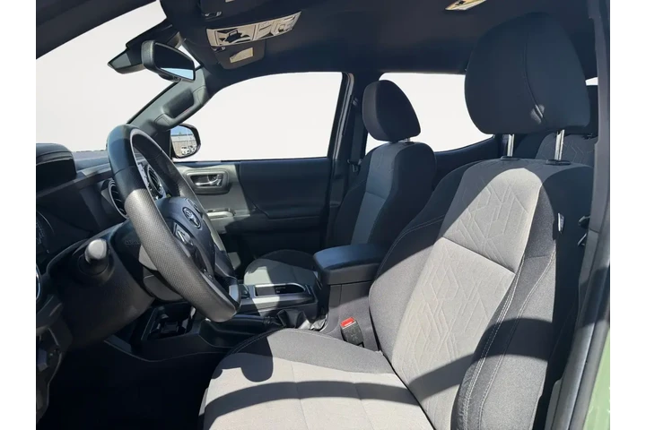 $39770 : Toyota Tacoma 2022 4x4 TRD P image 9