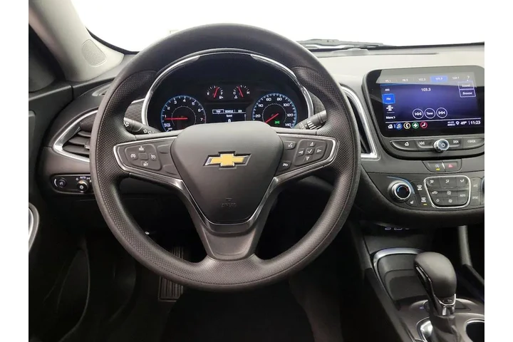 $17998 : Chevrolet Malibu 2021 LT 4dr image 10